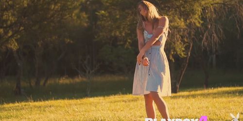 Perfect small tits MILF shows her petite body outdoor