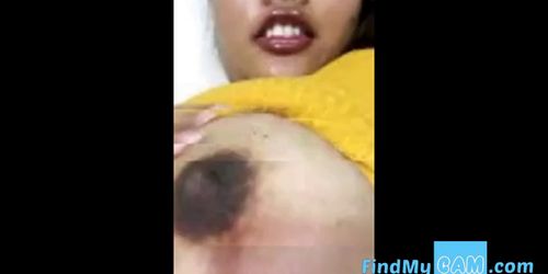 Thai Muslim Virgin Shows Her Tits on Webcam