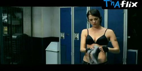 Asia Argento Underwear Scene  in Land Of The Dead