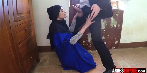 Arab girl sucks a large cock