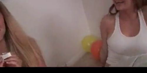 Amateur party girls playing with their cunts