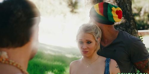 Dakota James gobbles dick (Samantha Jay)