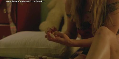Alexandra Daddario and Alyshia Ochse - True Detective S01E02