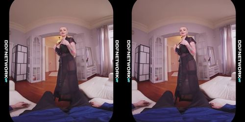 Tattooed VR glamour girl Kayla Green rides your hard dick in immersive POV