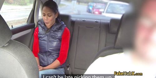 Ebony busty gal fucks in taxi