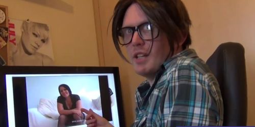 Geek Gives A Heavy Babe Oral