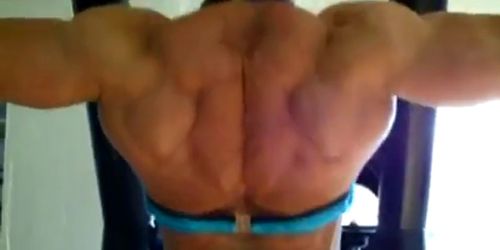 Muscle Girl - Maryse Manios - video 3