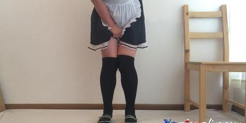 Cute Japanese Maid Pees Herself