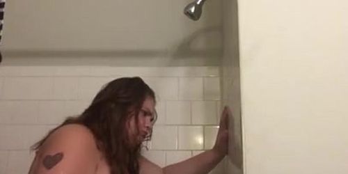 I fucked my pregnant wife in shower