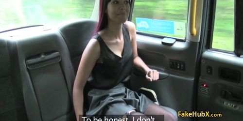 Ebony stockings slut fucks in taxi