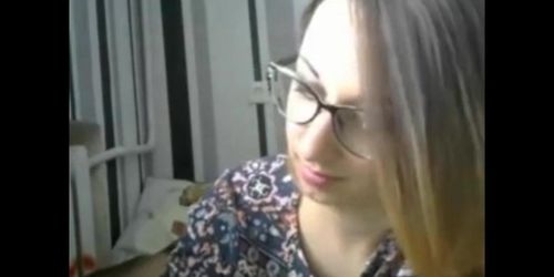 Cam Girl Fisting Her Pussy And Ass