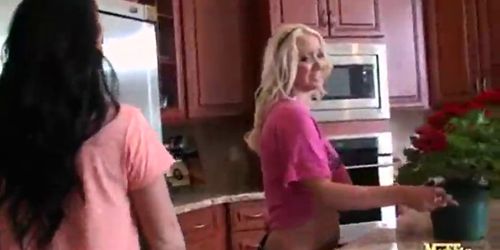 Licking In The Kitchen (Kylie Amour, Milla Vincent)