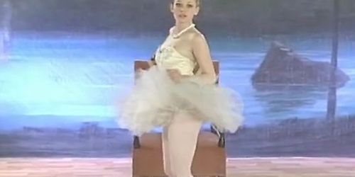 Sehr süße Justine Joli aka Swan als Ballerina