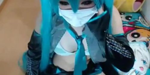 Miku Hatsune a chating and playing 130625