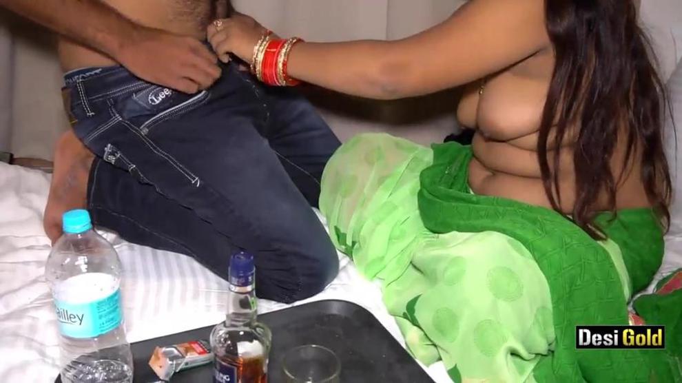 Indian Randi Enjoy Sex With Drinking At Farmhouse