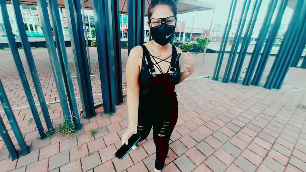 SEXO Por DINERO Le Doy 200 DOLARES A Una VENEZOLANA Culona En La Calle 