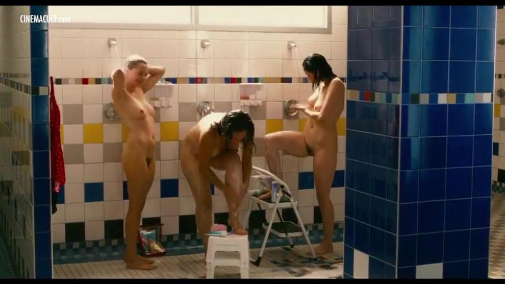 Nude Celebrities In Group Shower Scenes Ione Skye Tania Busselier Blake Lindsley Christine