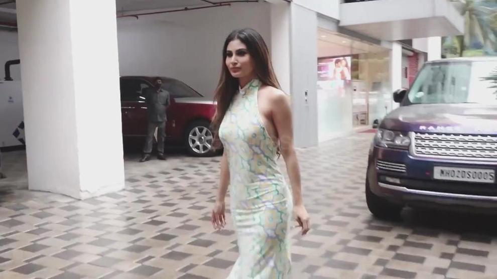 Mouni Roy Sexy 5495