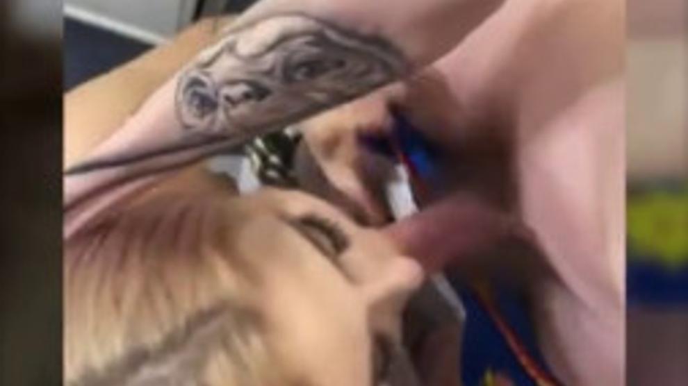 Daddy Long Neck Getting blowjob by 2 girls (EXPOSED) - TNAFlix.com