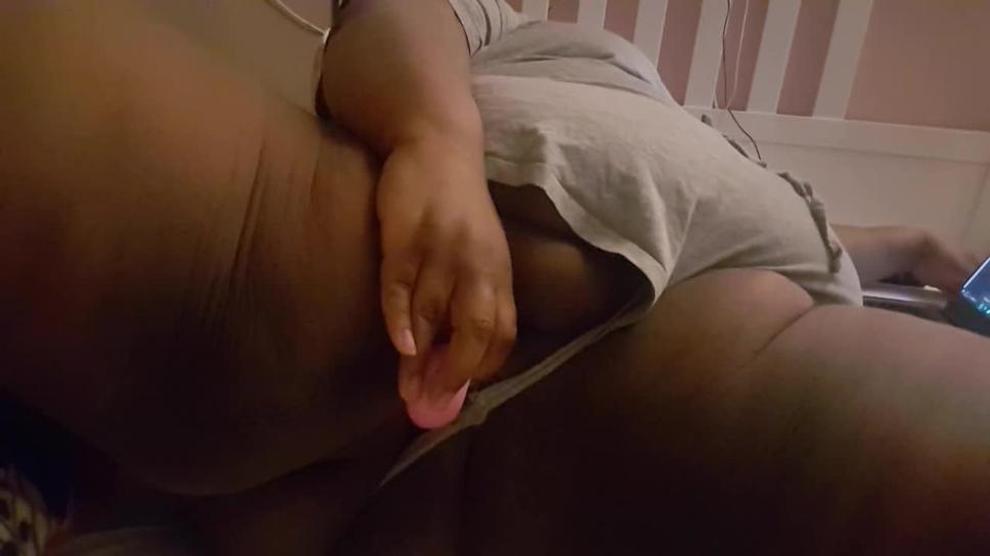 Ebony Bbw Ssbbw Toying With Fat Pussy And Cumming On A Pink Vibrator