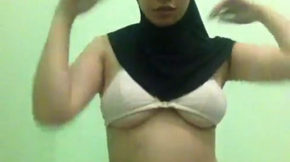 tudung_bogel Porn Videos
