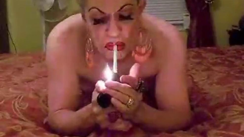 Drag Queen Smoking Shemale Porn Shemales Tranny Porn Trannies Ladyboy