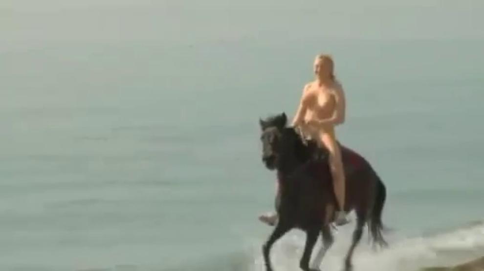 Riding Naked Bareback Porn Videos