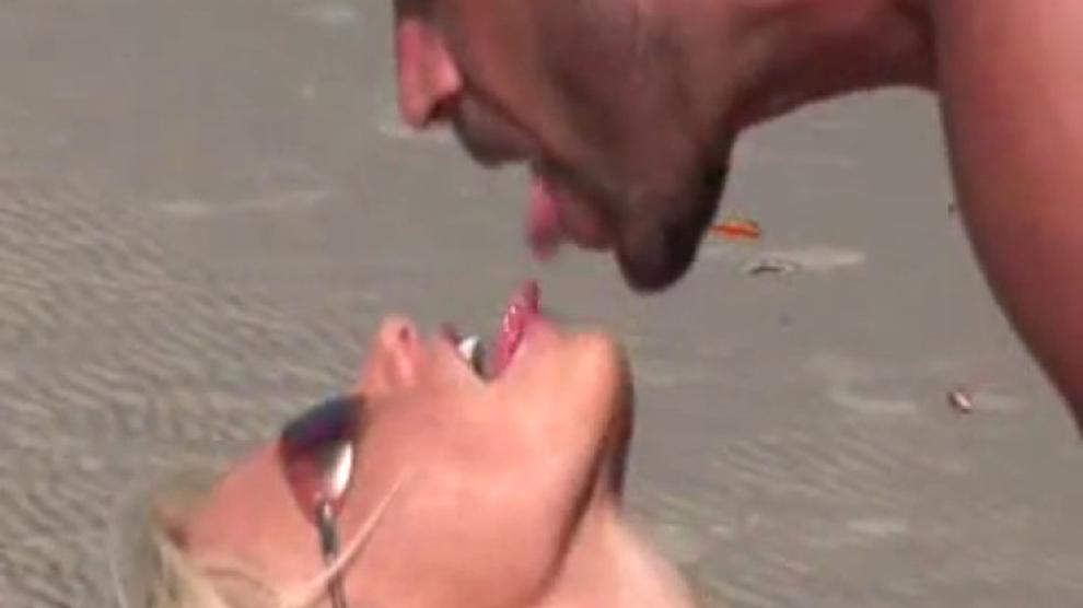 Caylian Curtis Beach Sex Guy Cums Twice Porn Videos
