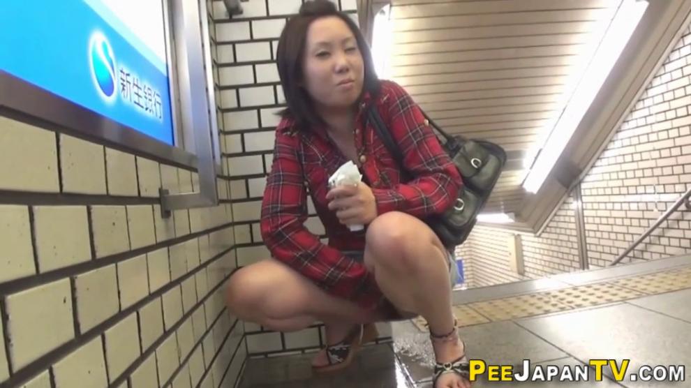Japan Pee Contest