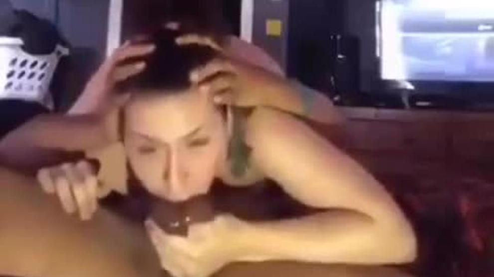 WHITE THOT SHOVING BBC ALL DEEP IN HER THROAT Porn Videos