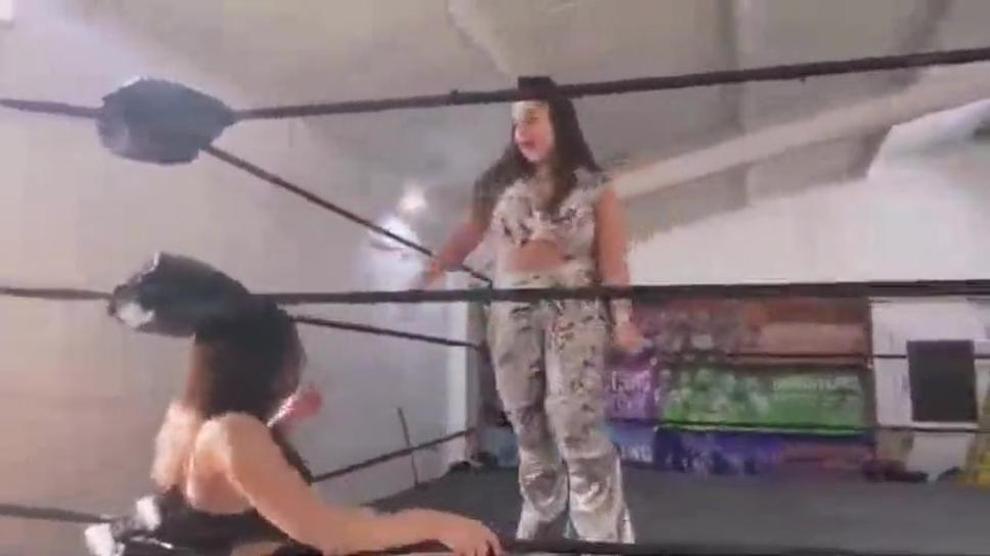 Nadia Sapphire Lana Austin Stinkface Match Porn Videos | SexiezPix ...