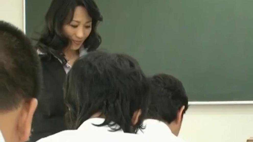 Natsumi Kitahara Ass Licks Her Guy Part5