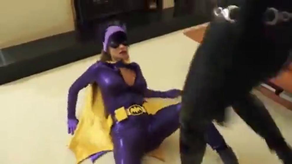 Batgirl Badly Humiliated By Catwoman Porn Videos