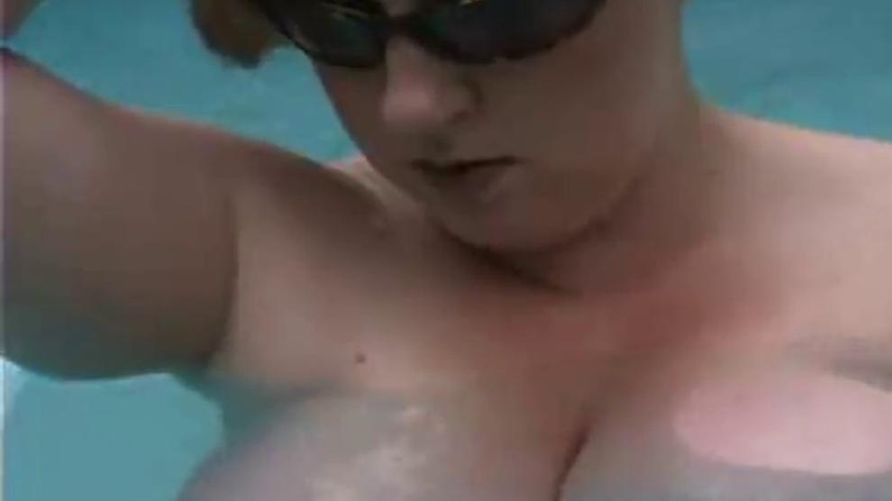 Sapphire In Pool Porn Videos