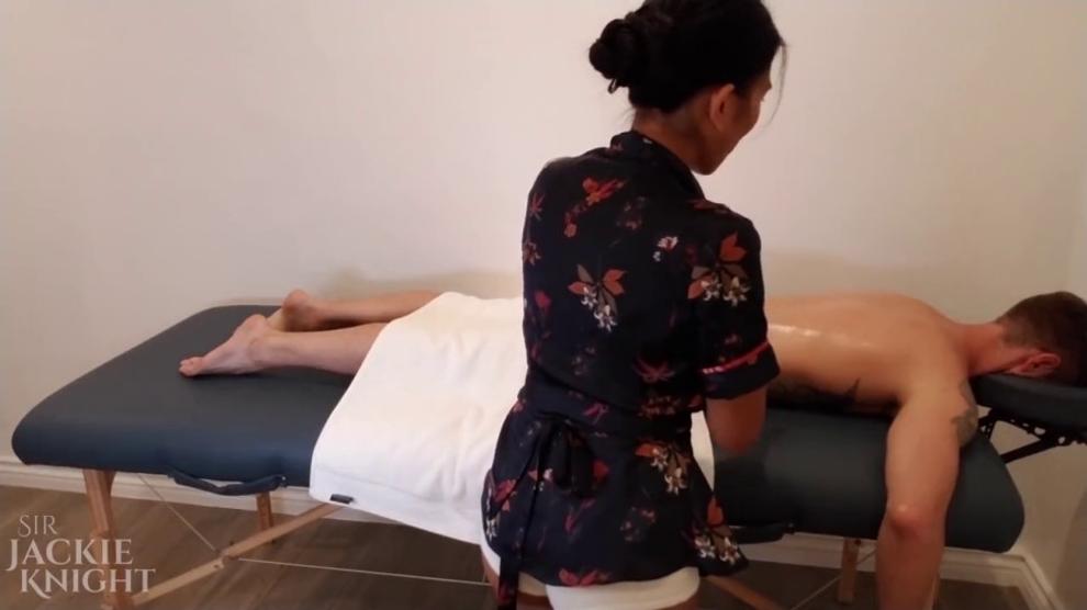 Sexy Asian Masseuse Fucks Her Client To Give Happy Ending
