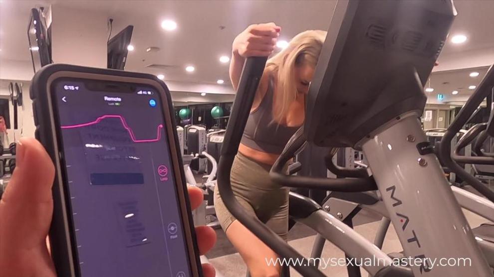 Sexy Girl Working Out With Remote Control Sex Toy In Public Gym Porn Videos