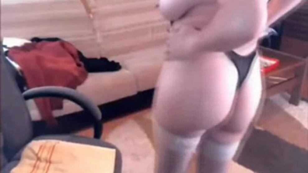 Beautiful Mature Masturbating With Dildo On Webcam Porn Videos