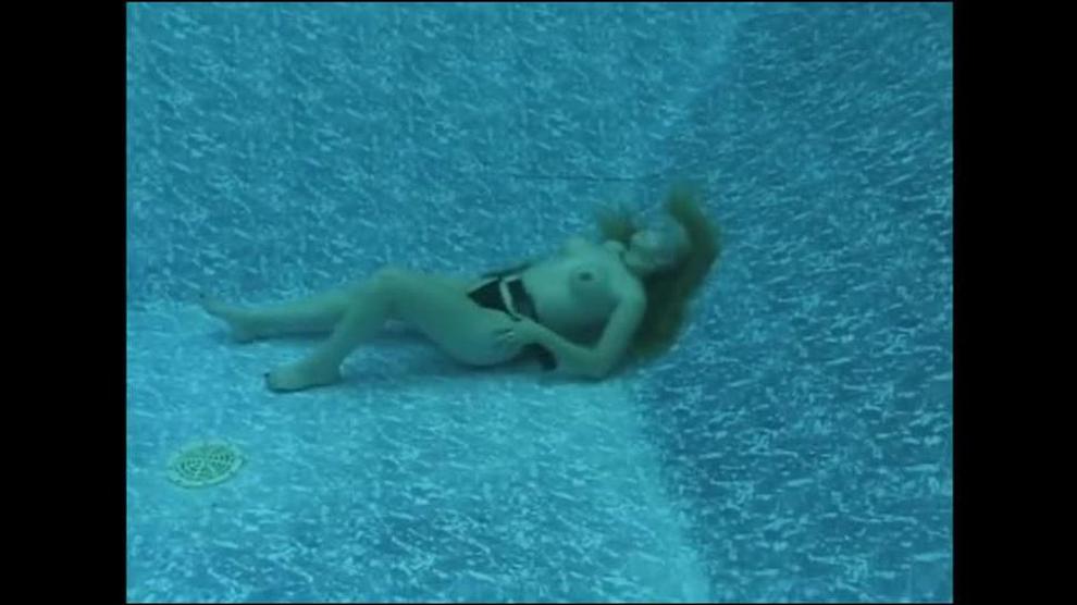 Maggie Underwater Strip And Pleasure Porn Videos