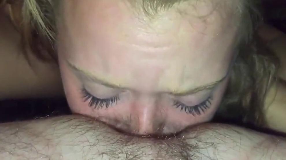 Freundin Geil Brustwarzen Deepthroat