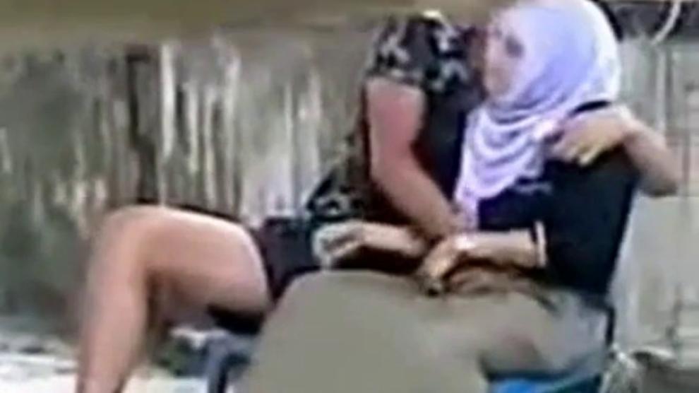 Indonesian Hijab Girl Fingered Porn Videos