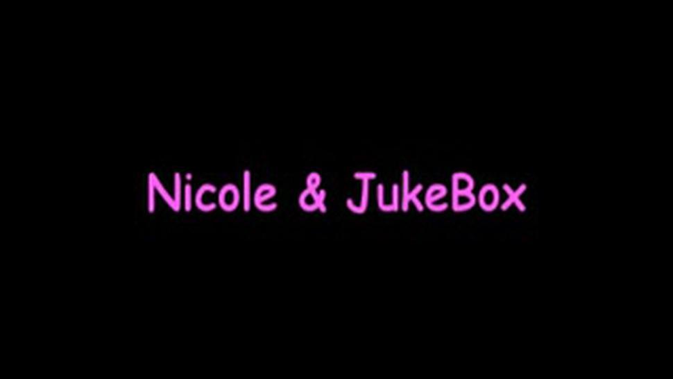 Nicole Graves - Jukebox Masturbation
