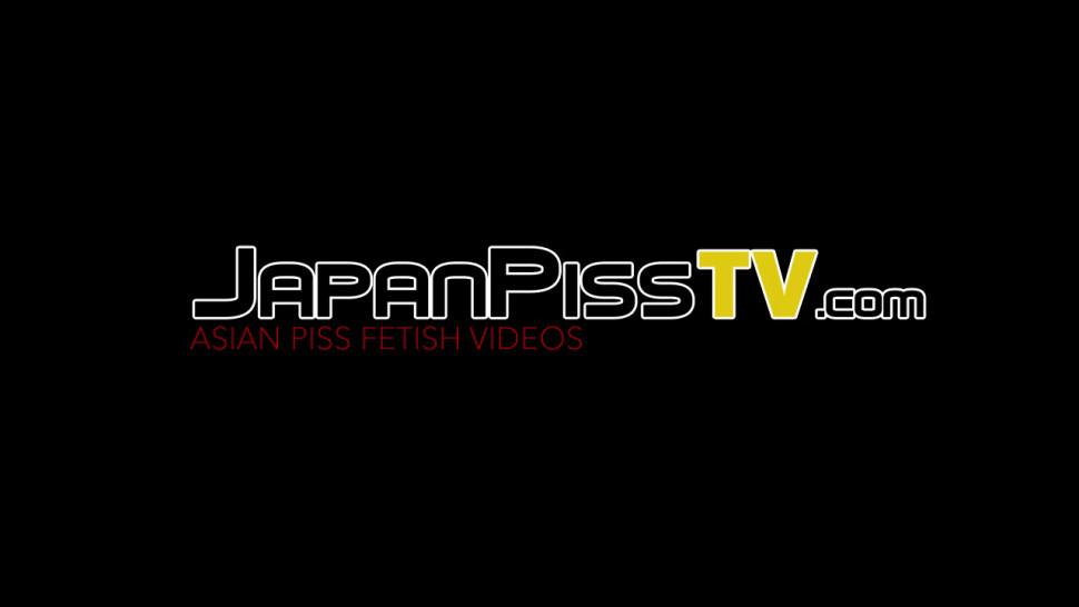 JAPAN PISS TV - Japanese schoolgirl with hairy pussy peeing outside