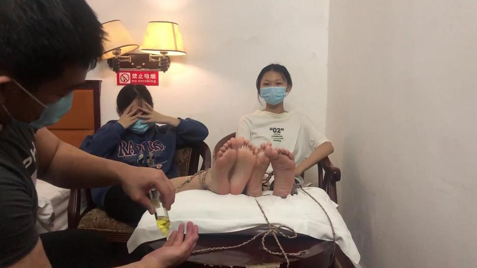 Chinese students tickled 3