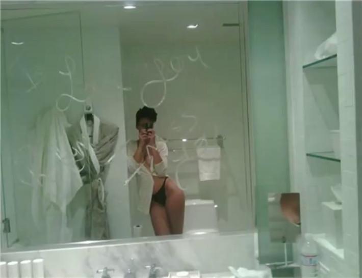 MUST SEE! Rihanna!!! PICS AND A VIDEO! MUST SEE
