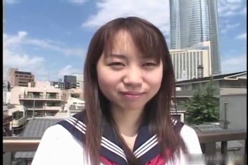 Japanese schoolgirl upskirt in public part6 - video 1