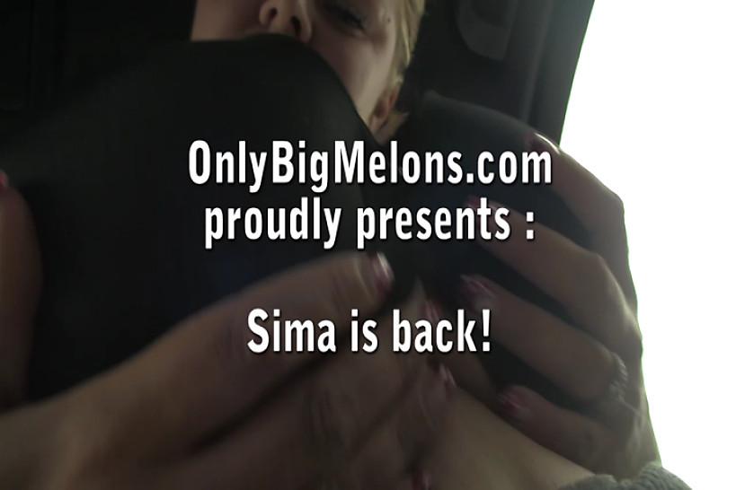 ONLY BIG MELONS - Sima Blowing On Cock In A Car
