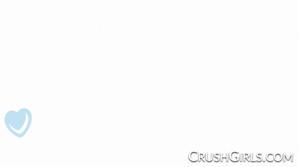 CRUSH GIRLS - Romi Rains sexy striptease and pussy play