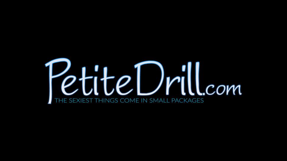 PETITE DRILL - Gorgeous little Evelyn plays with her tiny pussy outside