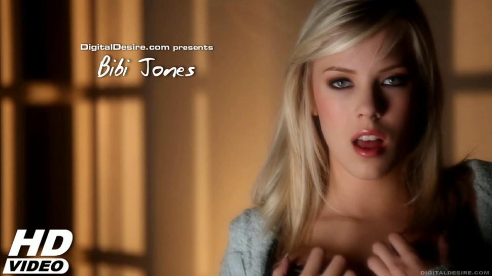 Bibi Jones - Glass Dildo