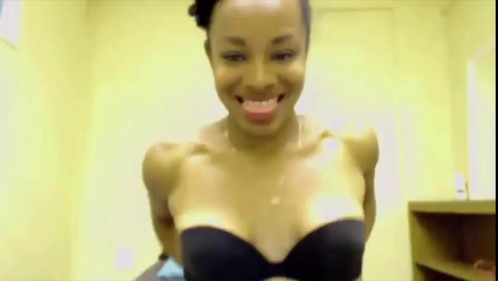 Look at me-sexy ebony babe,with big brown nipples,making squirt fountain!